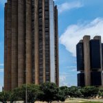 caixa-paga-bolsa-familia-a-beneficiarios-com-nis-de-final-8