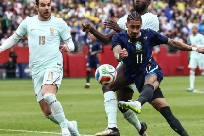 raphinha-e-wesley-sao-cortados-da-selecao-brasileira