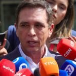 bolsonaro-recebe-alta-e-chega-em-casa-para-cumprir-prisao-domiciliar