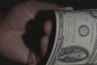 dolar-recua-com-tensao-no-oriente-medio-e-mercado-atento-ao-ultimato-de-trump-sobre-ormuz