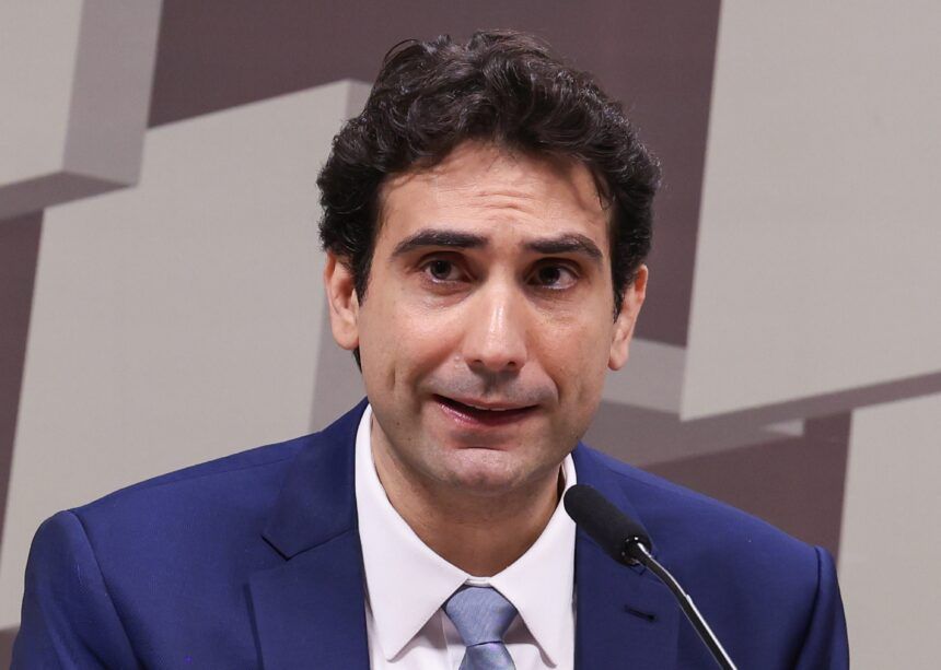 galipolo-diz-que-bc-nao-encontrou-indicios-de-favorecimento-de-campos-neto-ao-master