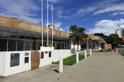 exposicao-sobre-povos-originarios-com-programacao-educativa-no-palacio-da-cultura