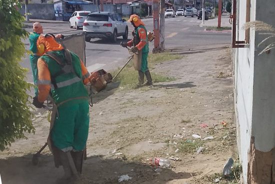 prefeitura-em-acao:-limpeza-publica-antecipa-servicos-no-parque-aurora
