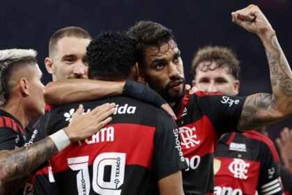 flamengo-reage-e-vence-santos-de-virada-por-3-a-1-no-brasileirao