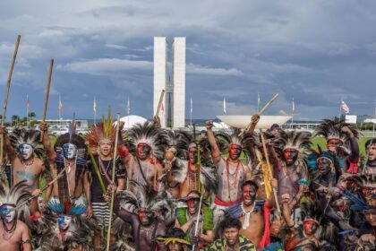 indigenas-levam-a-itamaraty-proposta-de-areas-livres-de-petroleo-e-gas