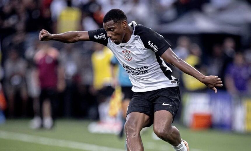 andre-e-expulso-por-gesto-obsceno-e-levanta-debate-sobre-postura