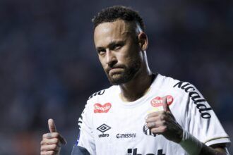 neymar-discute-com-torcedores-apos-empate-do-santos-na-sul-americana-–-esporte-news-mundo