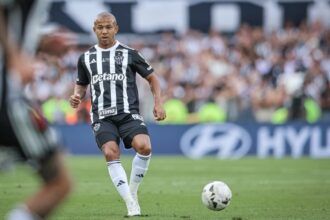 lateral-campeao-pelo-atletico-mg-e-fluminense-anuncia-aposentadoria-–-esporte-news-mundo