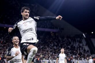 corinthians-evolui-com-diniz,-engrena-na-libertadores-e-ganha-confianca