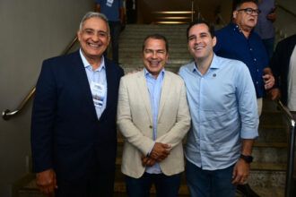 frederico-paes-se-reune-com-outros-prefeitos-em-defesa-dos-royalties-do-petroleo