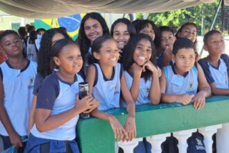 alunos-da-rede-municipal-participam-de-comemoracao-do-dia-do-exercito