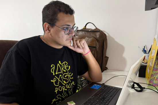 a-vespera-do-concurso,-candidato-aposta-em-vaga-na-educacao-de-campos