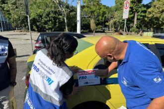 operacao-no-rio-prende-suspeitos,-retem-onibus-e-interdita-veiculos-as-vesperas-do-feriado