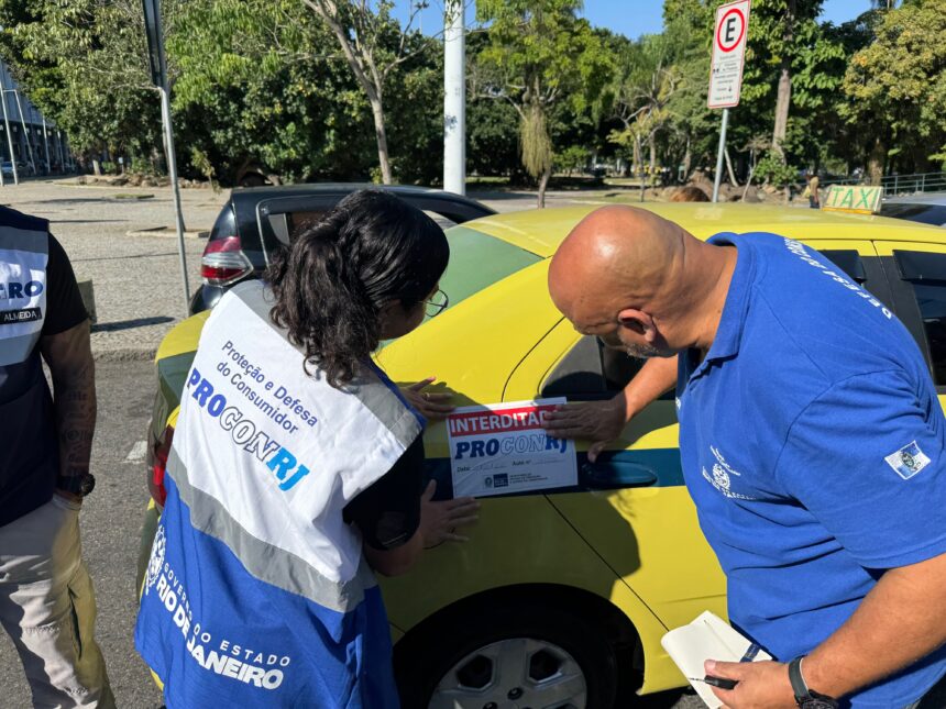 operacao-no-rio-prende-suspeitos,-retem-onibus-e-interdita-veiculos-as-vesperas-do-feriado