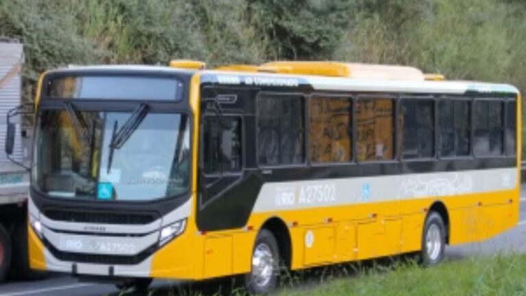 onibus-novos-comprados-com-verba-publica-sao-entregues-a-empresas-fechadas-pela-prefeitura