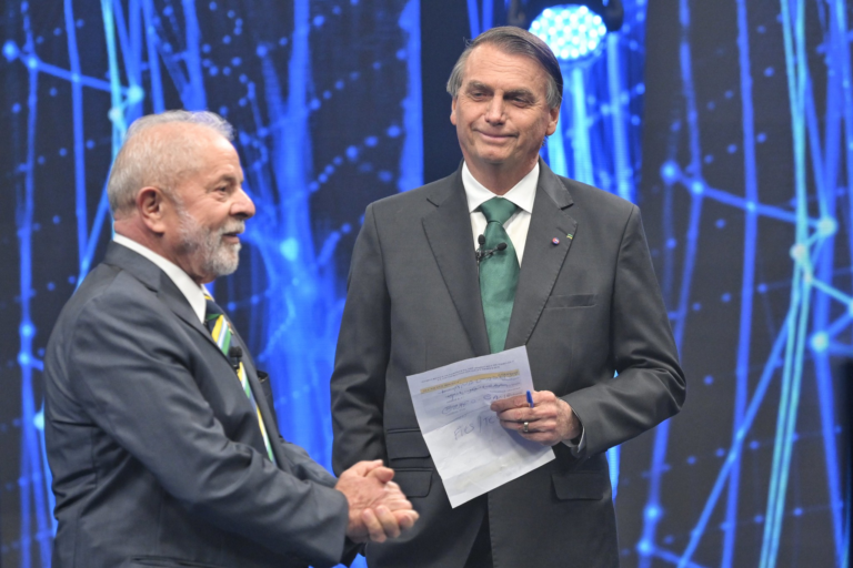 lula-tambem-venceria-bolsonaro-se-ele-estivesse-solto-e-elegivel,-diz-atlasintel
