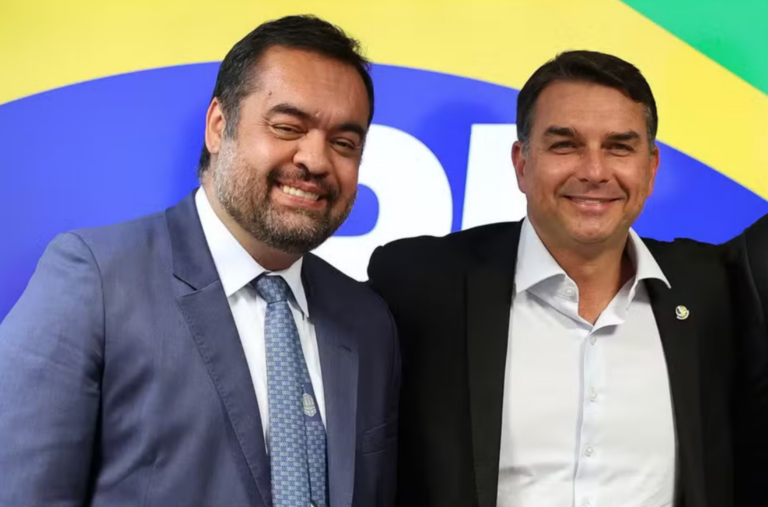flavio-bolsonaro-e-aconselhado-a-se-afastar-de-claudio-castro,-que-se-tornou-‘toxico’-apos-operacao-da-pf