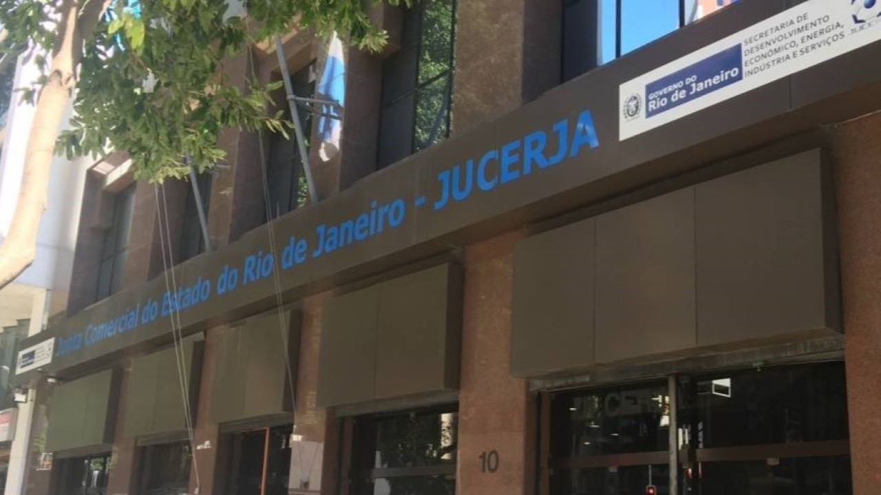 Jucerja aposta em IA para agilizar análise de abertura e alteração de empresas