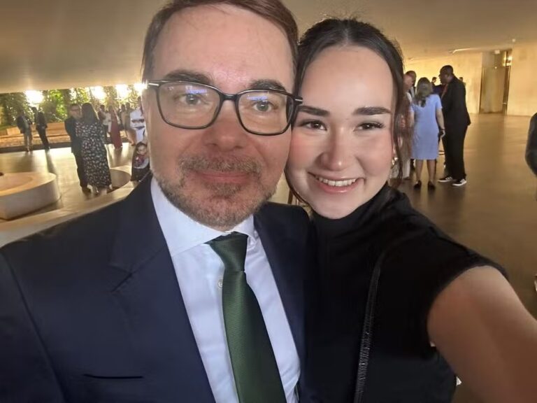 filha-de-diplomata-viajou-ao-rio-no-dia-do-acidente-e-ia-morar-no-brasil