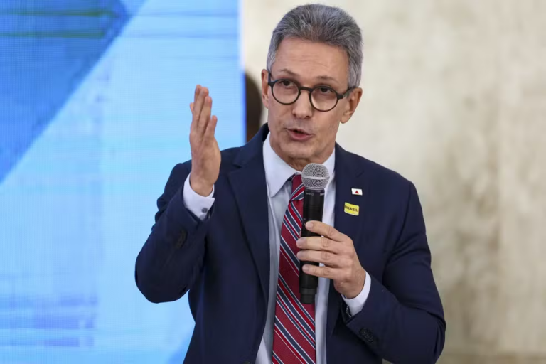 video:-zema-diz-que-novo-foi-“traido”-apos-flavio-bolsonaro-confessar-encontro-com-vorcaro