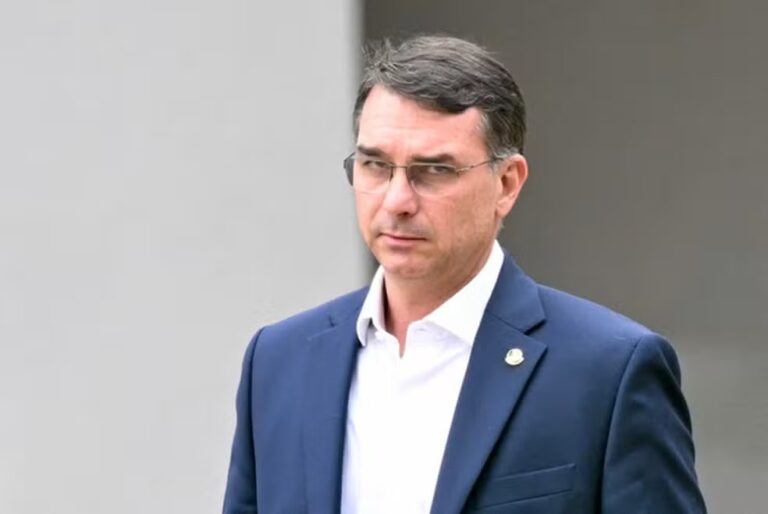 o-“balde-de-agua-fria”-na-campanha-de-flavio-para-evangelicos,-investidores-e-empresarios-do-agro