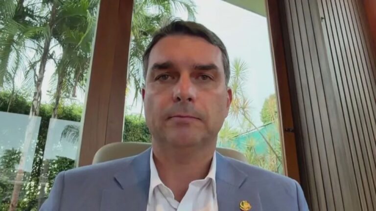 em-meio-a-desgaste-envolvendo-vorcaro,-flavio-articula-viagem-aos-eua-para-tentar-encontro-com-trump