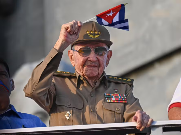 bancada-do-pt-expressa-apoio-a-cuba-e-raul-castro:-“medida-arbitraria”
