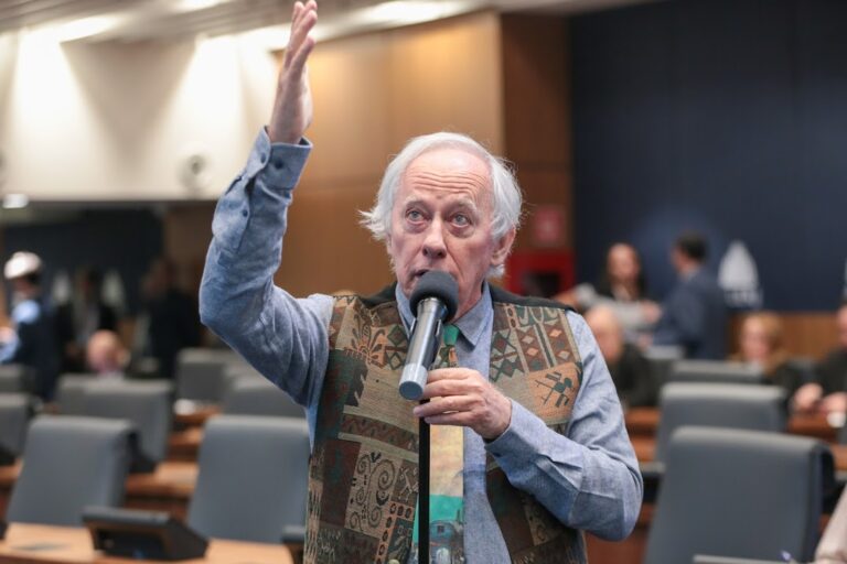 carlos-minc-cobra-presenca-fisica-de-deputados-apos-sessao-esvaziada-na-alerj