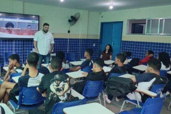 projeto-leva-orientacao-profissional-para-estudantes-da-educacao-de-jovens-e-adultos