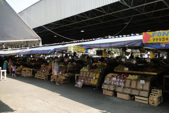 codemca-reforca-mutirao-de-limpeza-no-mercado-municipal-de-campos