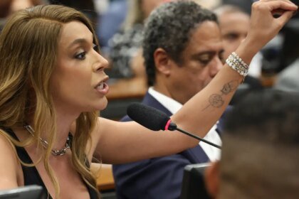 erika-hilton-rejeita-negociacao-sobre-compensacoes-na-pec-da-6×1 