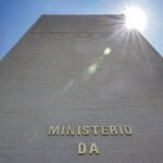 governo-bloqueia-r$-22,1-bi-do-orcamento-de-2026