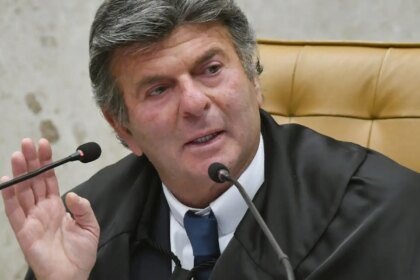 fux-vota-para-manter-presos-pai-e-primo-de-vorcaro