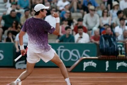 joao-fonseca-estreia-com-vitoria-no-torneio-de-roland-garros