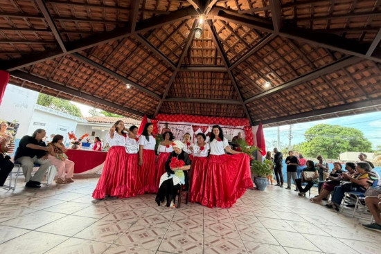 “e-nois-na-fita”:-grupo-teatral-do-clube-da-terceira-idade-celebra-12-anos