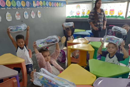 pse-distribui-kits-de-higiene-a-alunos-do-parque-sao-jose-pelo-prefeitura-em-acao