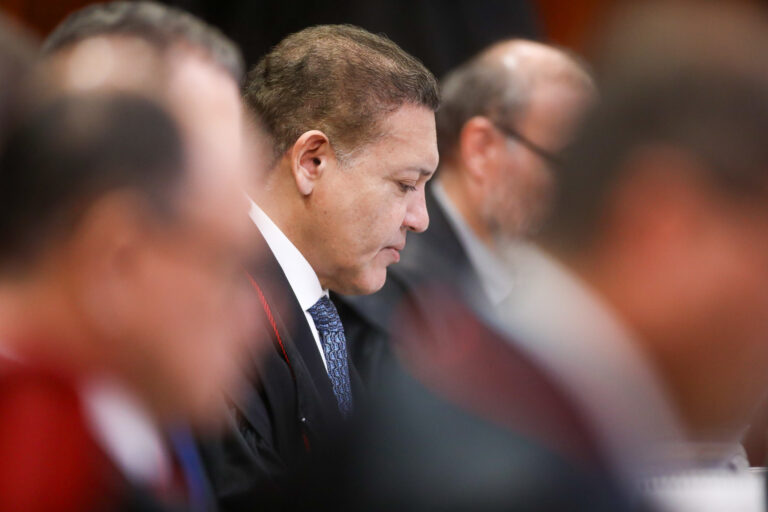 “ato-de-censura-baseado-em-argumento-fraco”:-especialistas-criticam-decisao-de-kassio-sobre-pesquisa