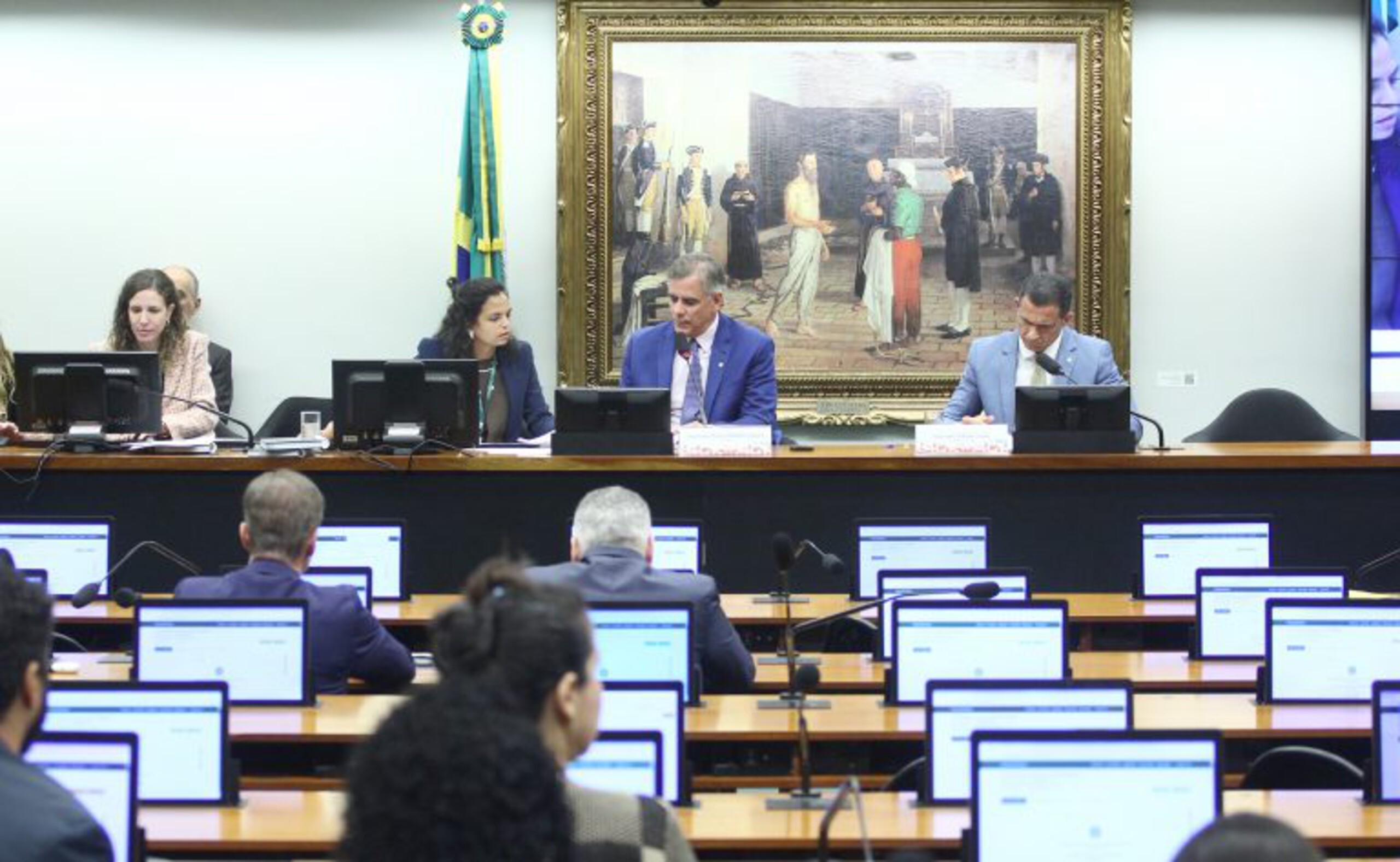 camara-adia-votacao-de-pec-que-reduz-maioridade-penal-para-16-anos