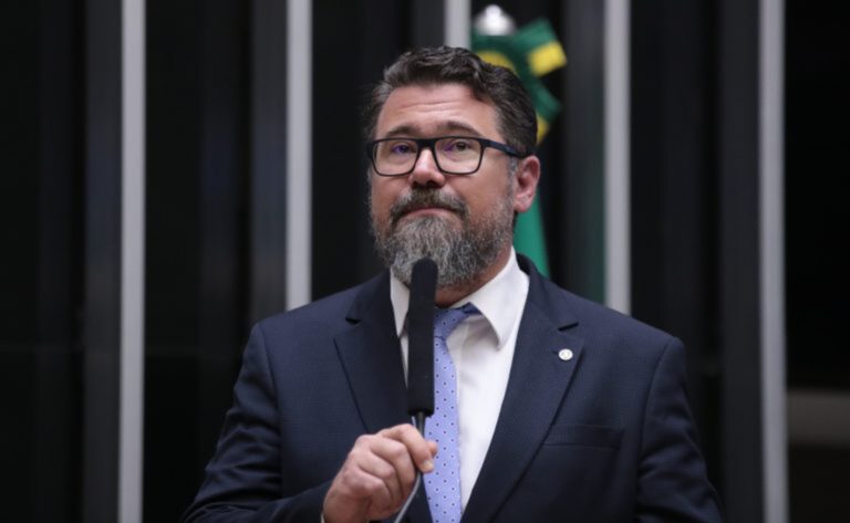 conselho-de-etica-da-camara-aprova-suspensao-de-marcos-pollon-por-ofensas-a-hugo-motta