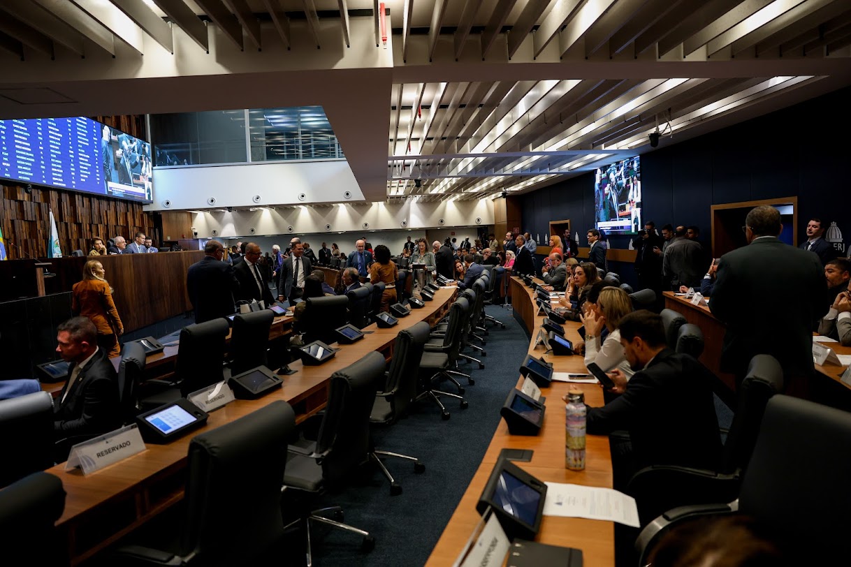 deputados-da-alerj-articulam-abrir-mao-de-emendas-impositivas
