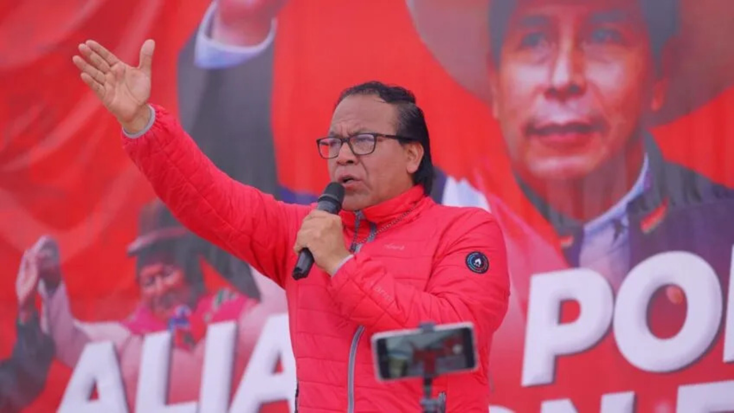 com-94%-das-urnas-apuradas-no-peru,-sanchez-vira-sobre-keiko-e-disputa-segue-indefinida