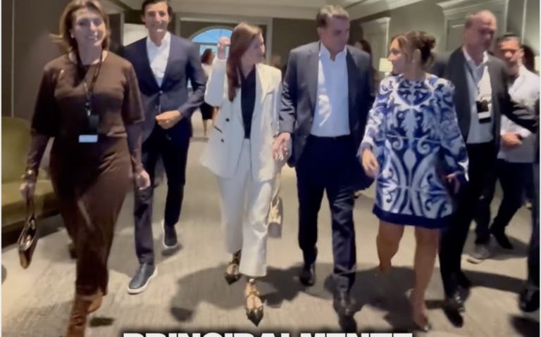 “pra-ser-petista,-faltou-proteina-ou-carater”:-empresarias-bajulam-flavio-bolsonaro-em-sp