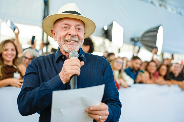 lula-intensifica-ofensiva-digital-contra-flavio-bolsonaro-e-usa-influenciadores-nas-redes-sociais