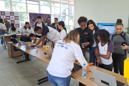 jornada-reune-educadores-e-destaca-o-uso-pedagogico-da-tecnologia-em-campos