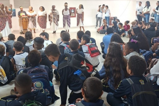 rede-municipal-marca-presenca-no-fasa-2026-e-vive-experiencia-cultural-na-uenf