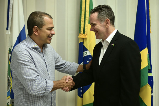 prefeito-recebe-comitiva-do-consulado-dos-eua-e-apresenta-potencial-de-campos