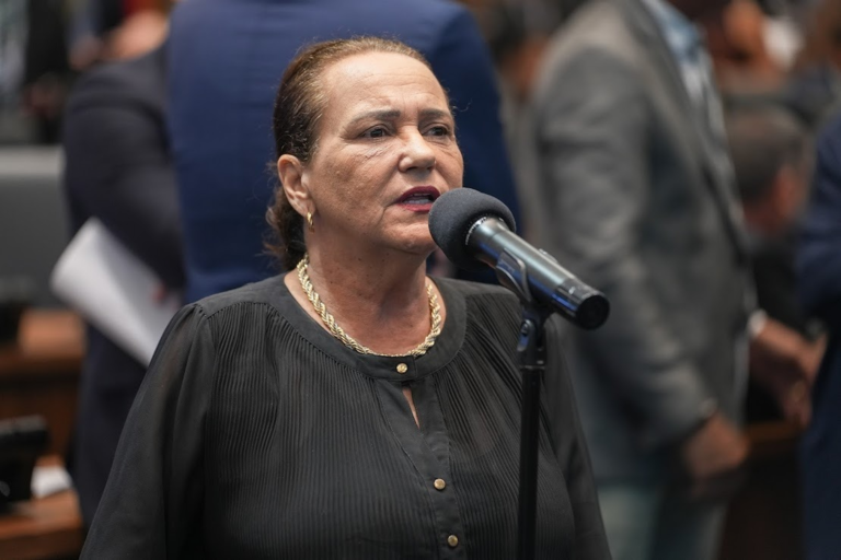deputada-aciona-justica-para-garantir-repasse-de-emenda-a-apae-de-sao-francisco-de-itabapoana