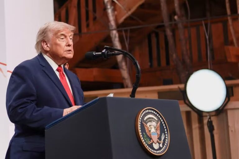trump-confunde-irmaos-bolsonaro-e-ameaca-o-brasil:-“ninguem-joga-mais-duro-que-os-eua”