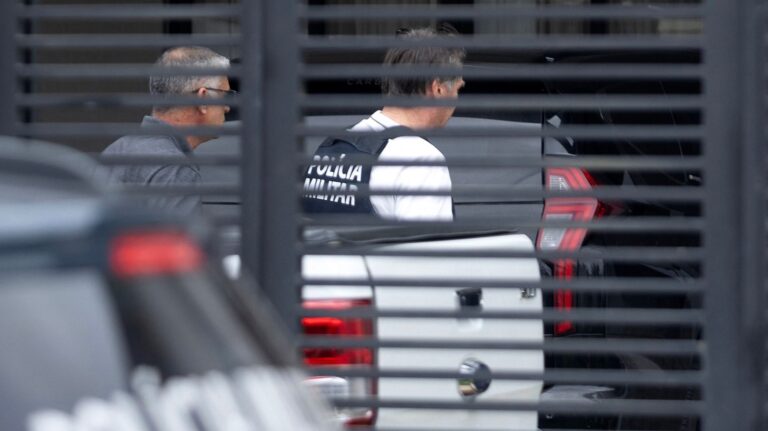 defesa-atribui-inutilizacao-de-arma-de-bolsonaro-a-efeitos-de-remedios