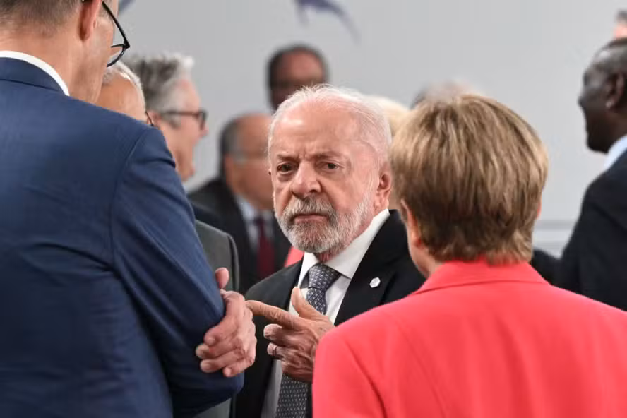 trump-vira-o-maior-cabo-eleitoral-de-lula-ao-abracar-os-bolsonaros-e-ameacar-o-brasil